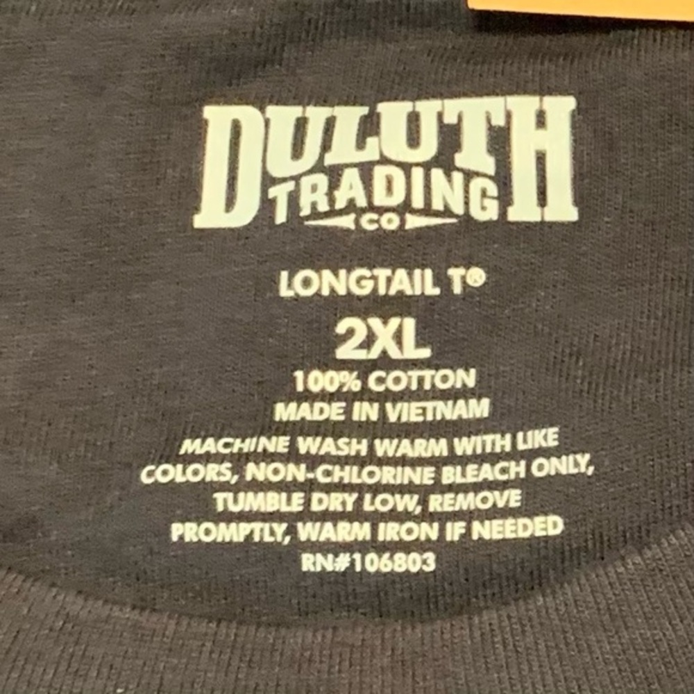 Duluth Trading Co. NWT Navy longtail T with a chest pocket. - Picture 6 of 16